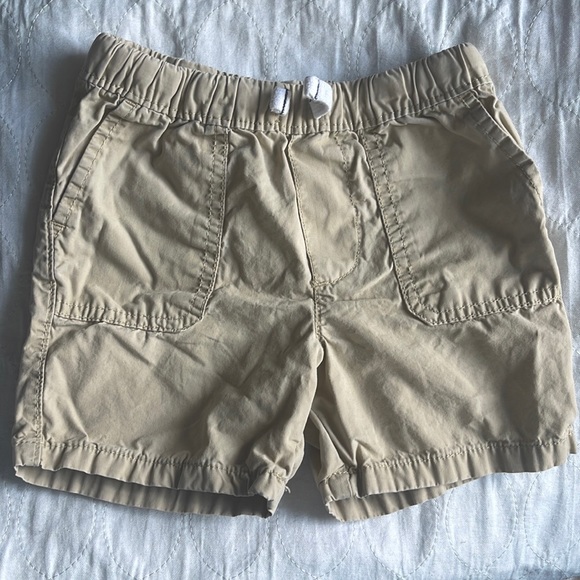 Carter’s 24 months khaki pull on shorts - Picture 1 of 1
